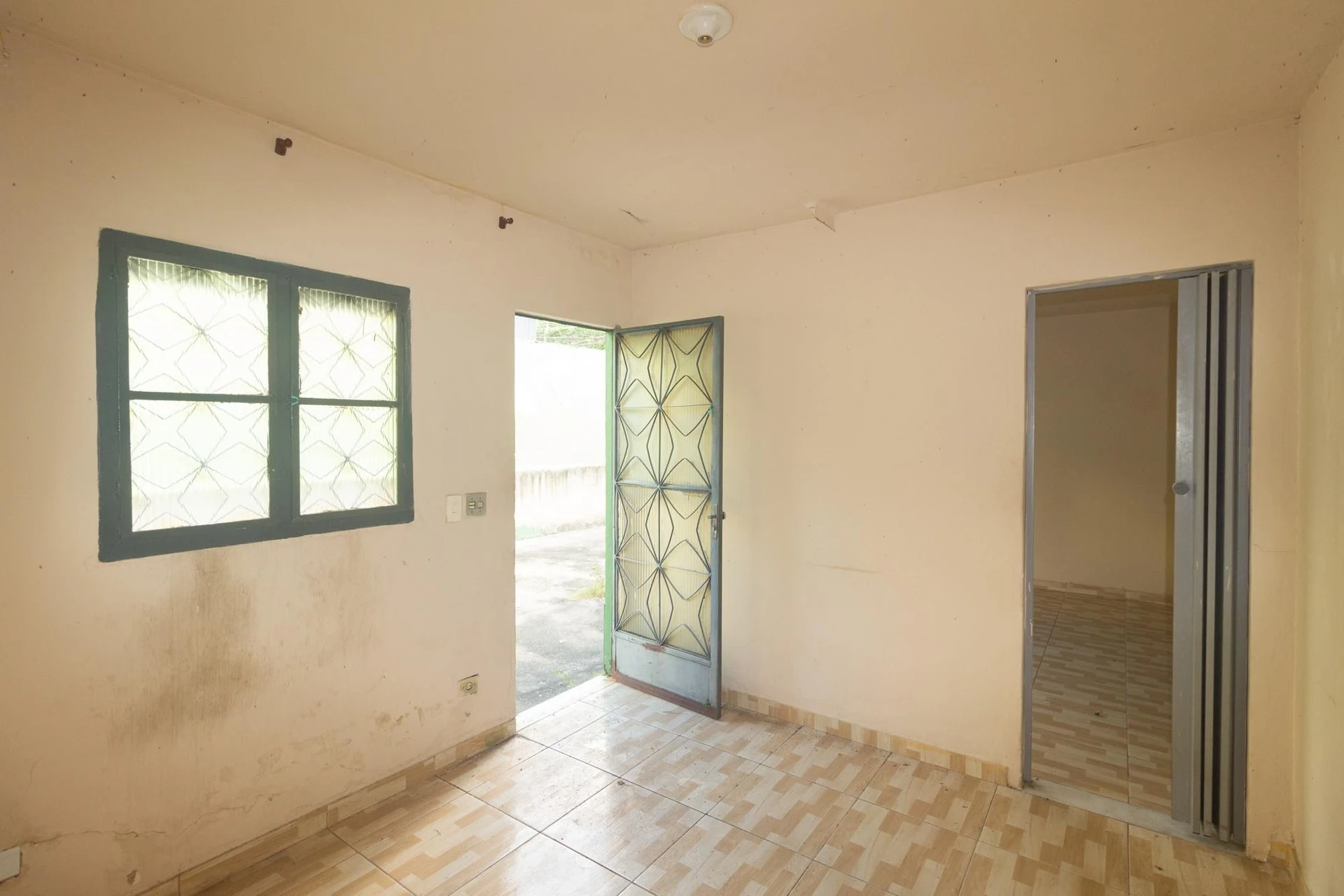 Unfurnished house with 2 bedrooms and 1 parking space — photo 9