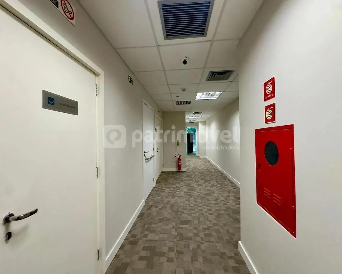 Немеблированная квартира 780 м²: 1 спальня и 6 санузлов — photo 23