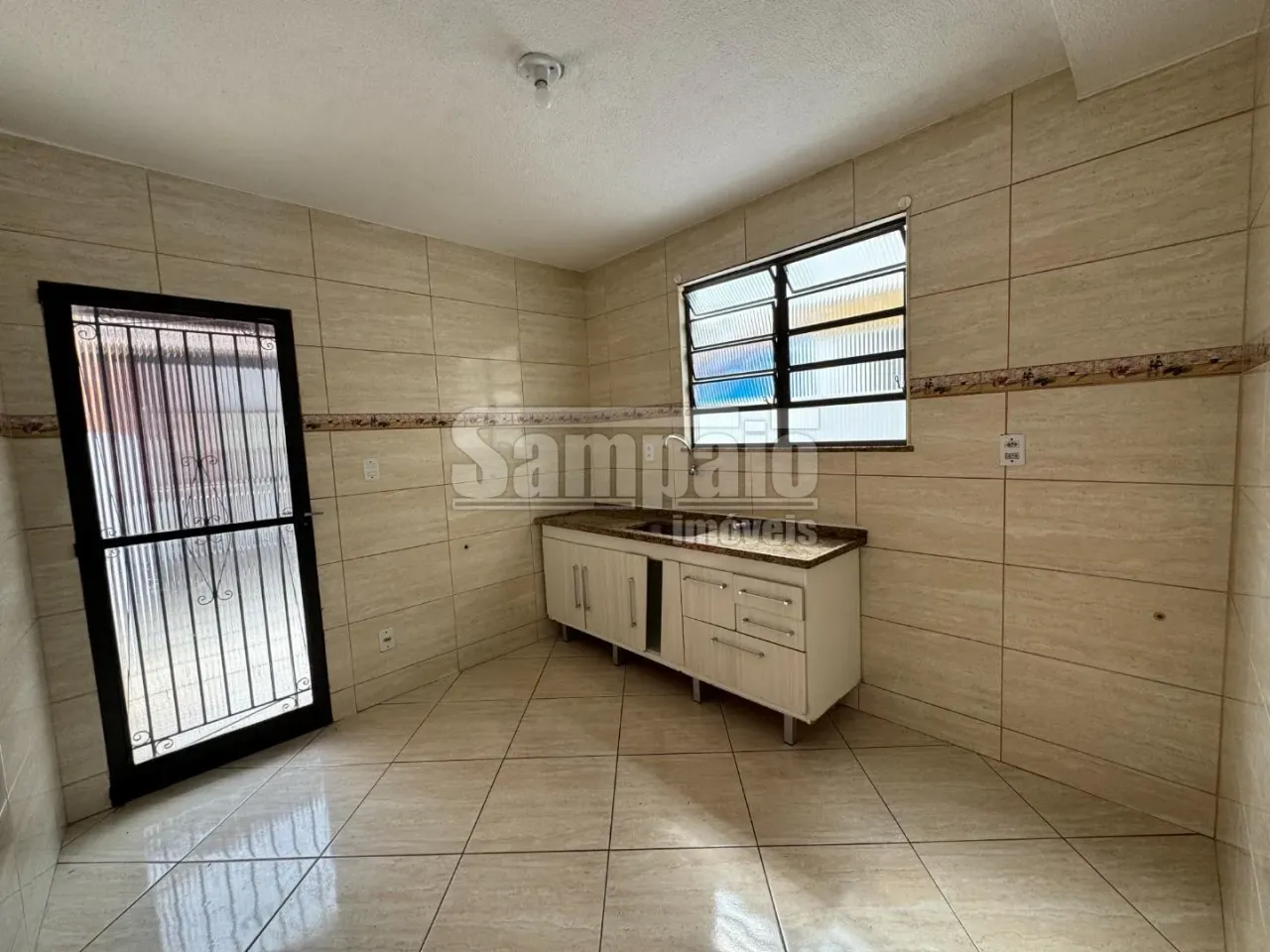 Unfurnished house with 2 bedrooms and separate kitchen — photo 2