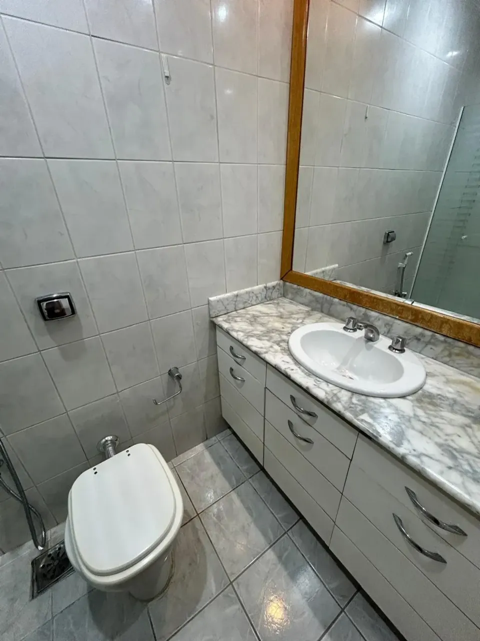 Unfurnished apartment with 3 bedrooms and 2 parking spots — photo 14