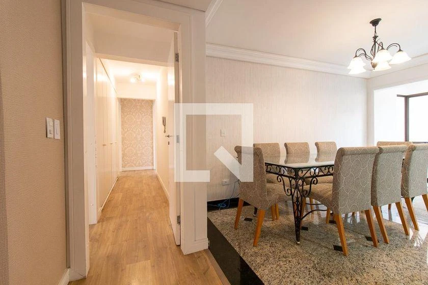 Bathtub in a 3-bedroom apartment, 176 m² — photo 8
