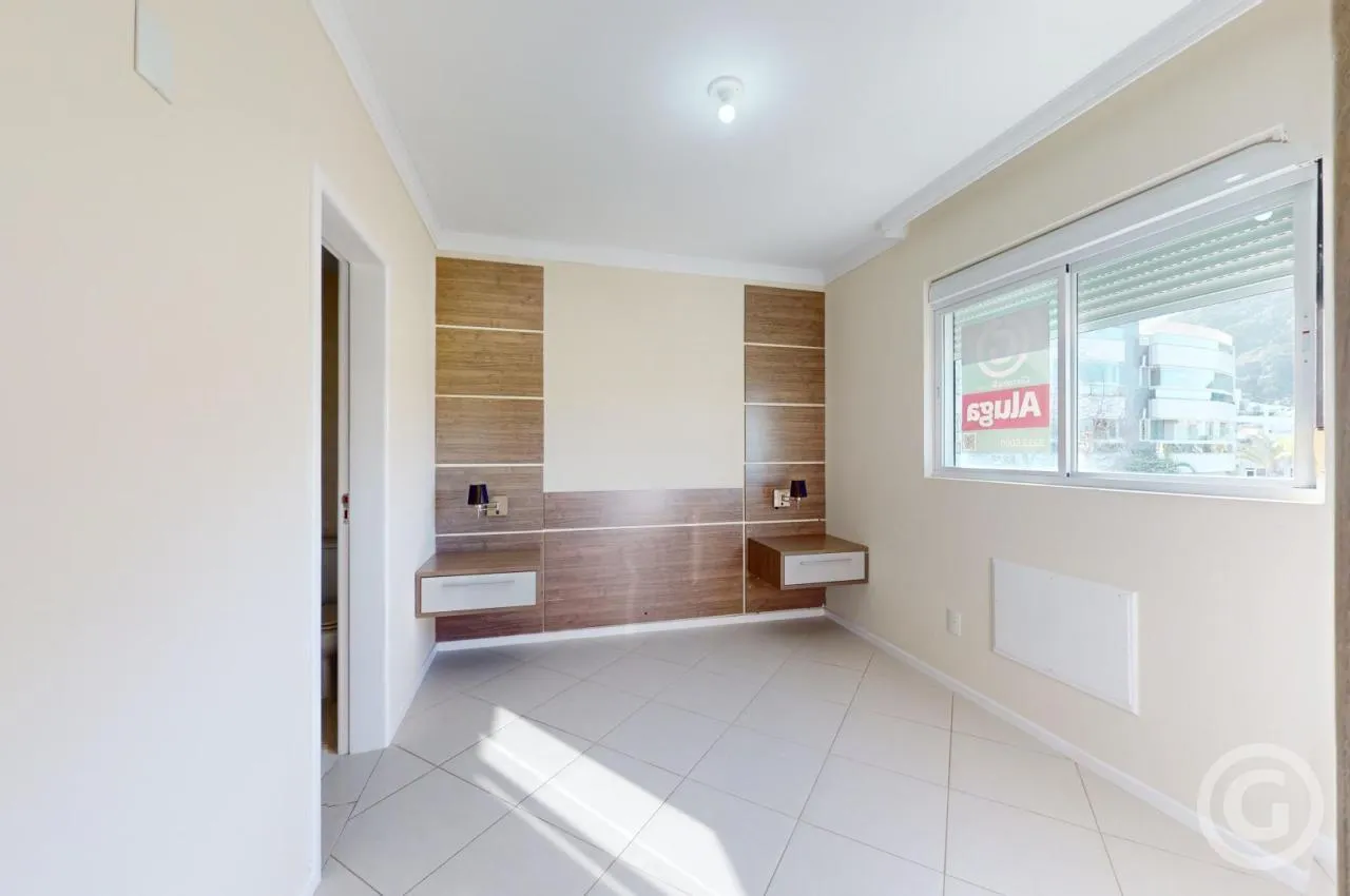 3-bedroom apartment with a washing machine — photo 3