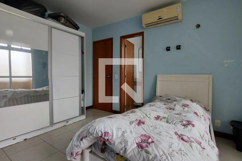 Home office in a 3-bedroom house, 198 m² — photo 10
