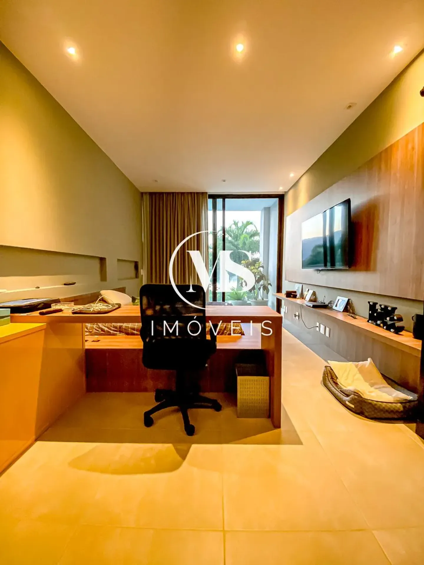 Jacuzzi in a 5-bedroom house, 780 m² — photo 30