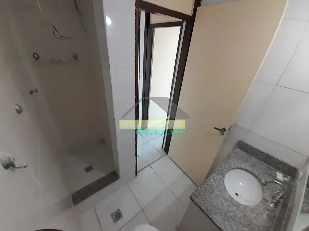 Unfurnished apartment with 2 bedrooms and 2 bathrooms — photo 25