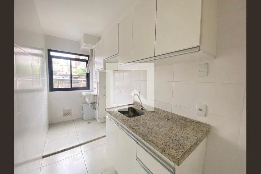 2-bedroom apartment in a building with a gym — photo 39