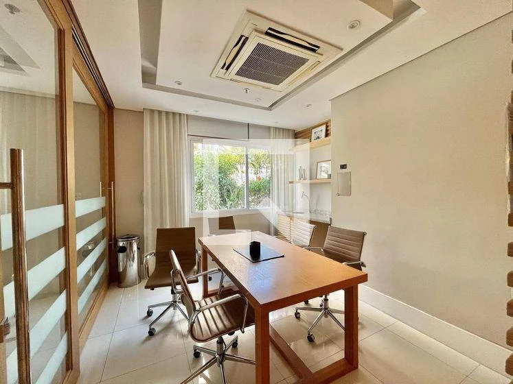 Furnished apartment, 115 m², with a grill on the balcony — photo 39
