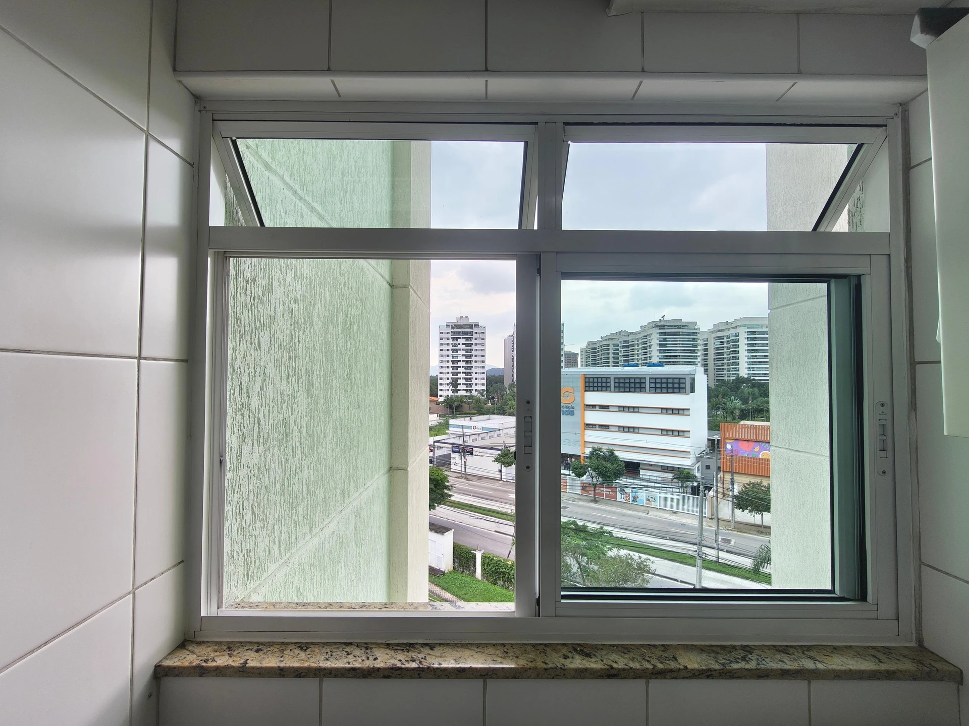 Unfurnished 3-bedroom apartment with balcony and 2 parking — photo 25