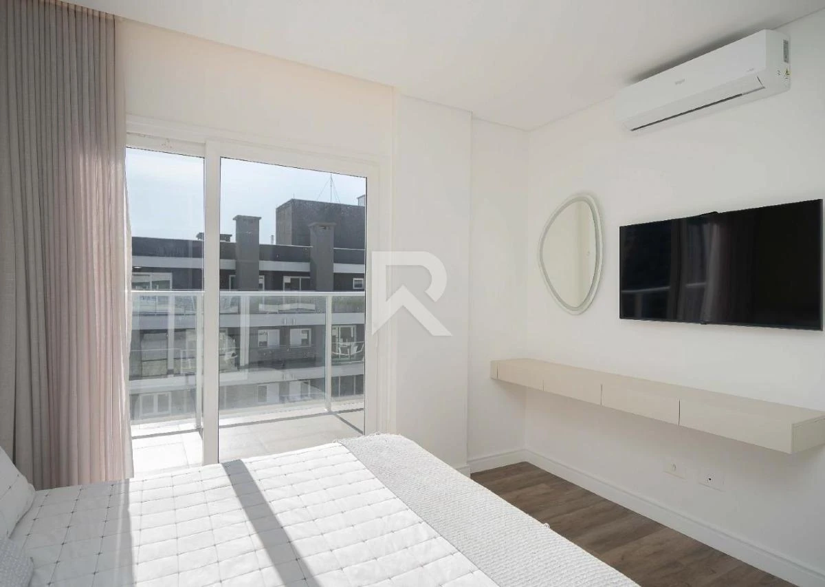 Furnished apartment, 194 m², with floor-to-ceiling windows — photo 34