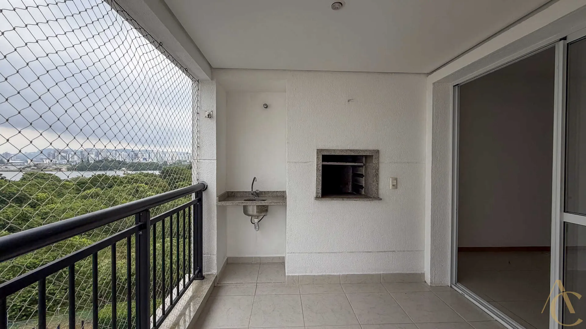 149 m² furnished apartment with a built-in grill on the balcony — photo 13