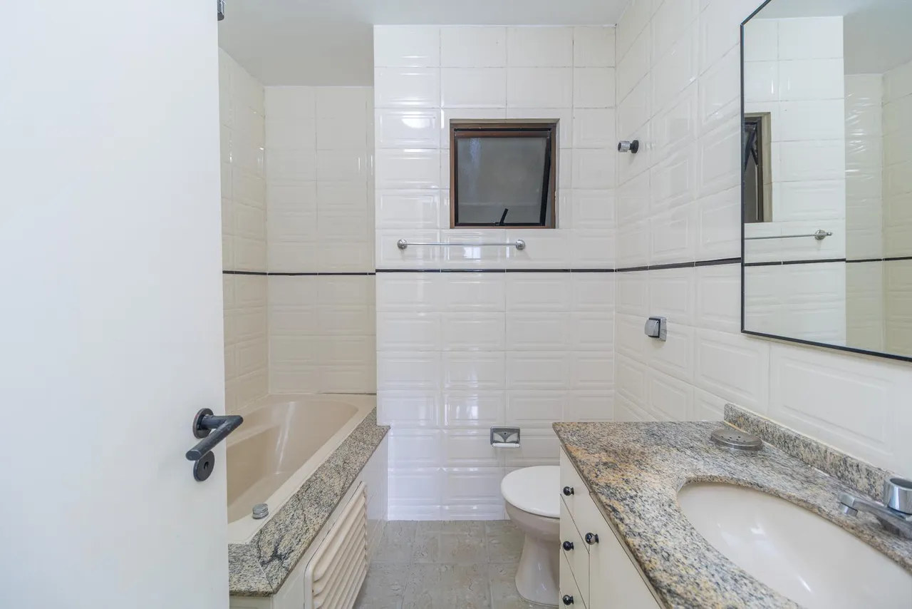 4-bedroom house with 4 bathrooms and 1 parking spot — photo 11