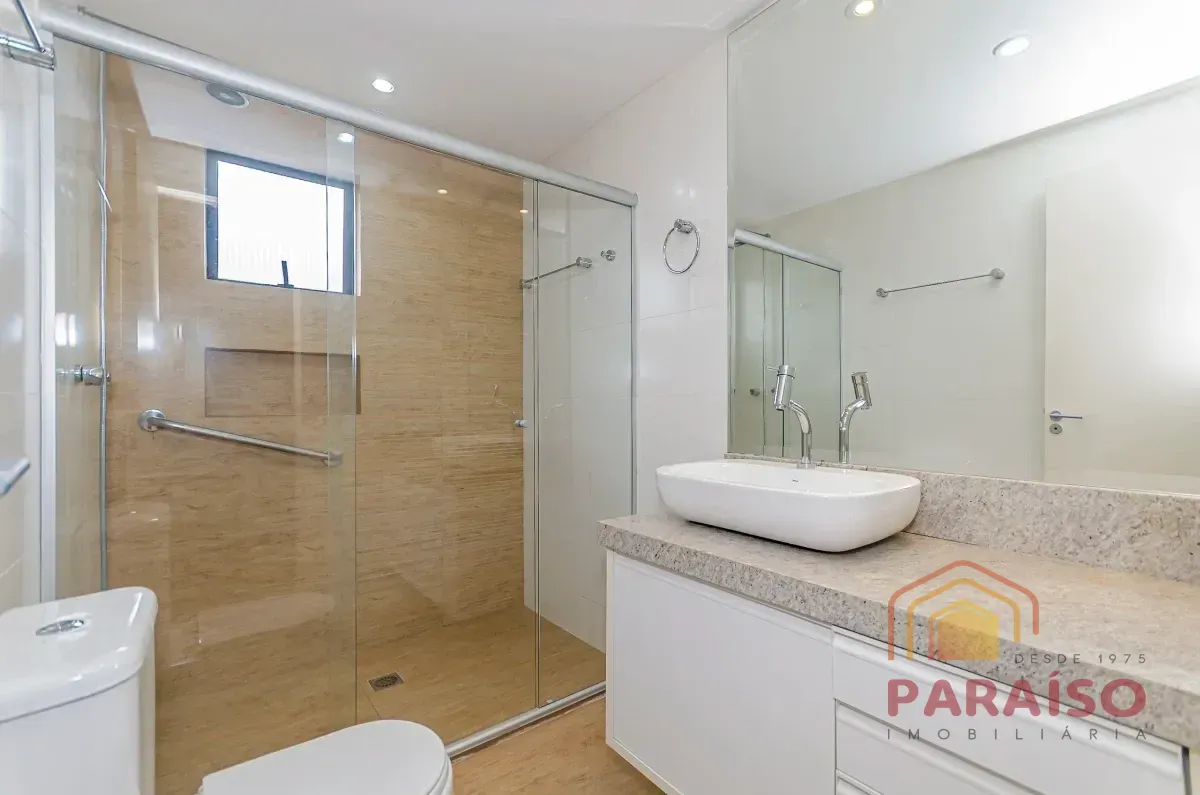 3-bedroom apartment in a building with a gym — photo 18