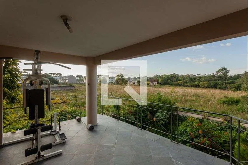 House with 5 bedrooms and a private garden — photo 9