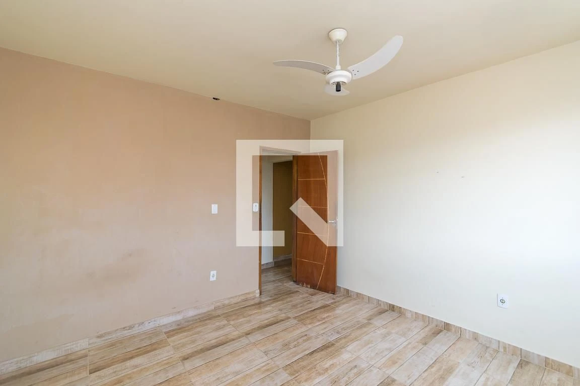 Balcony with a grill in a 3-bedroom apartment, 80 m² — photo 26