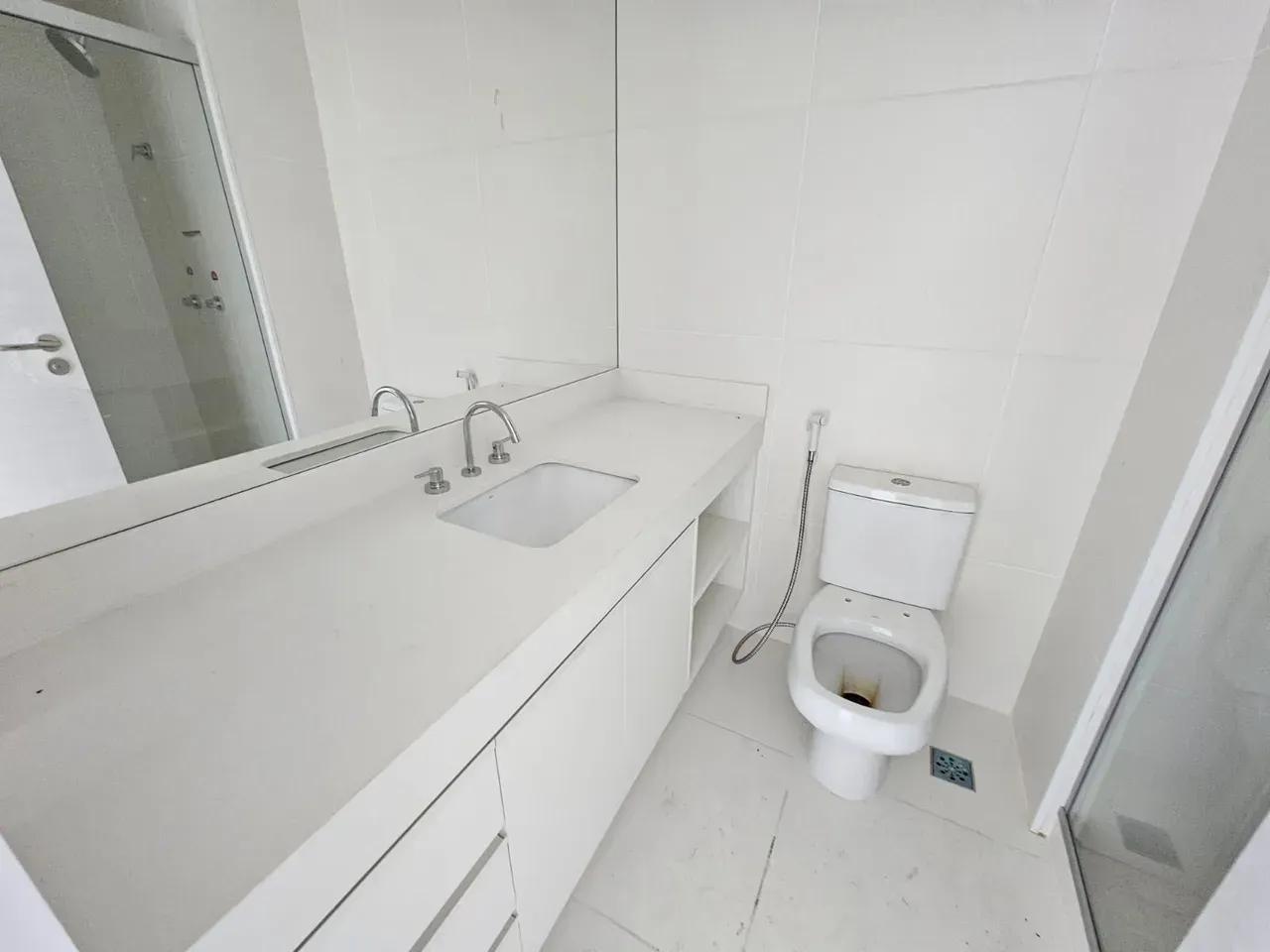 Unfurnished apartment with 3 bedrooms and 5 bathrooms — photo 17