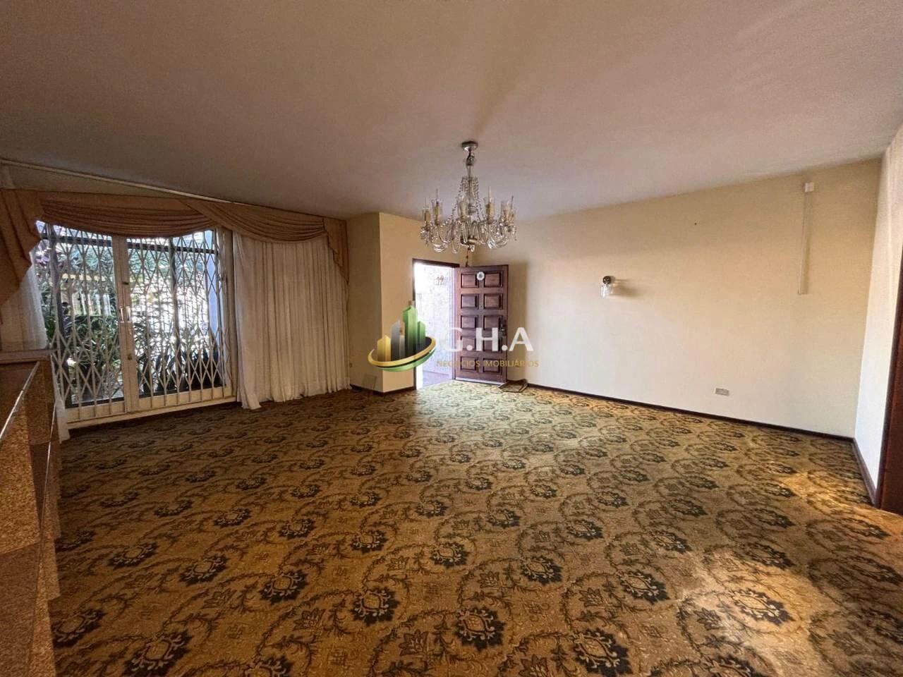 Sobrado com 6 dormitórios e guarda-roupas embutidos — photo 3