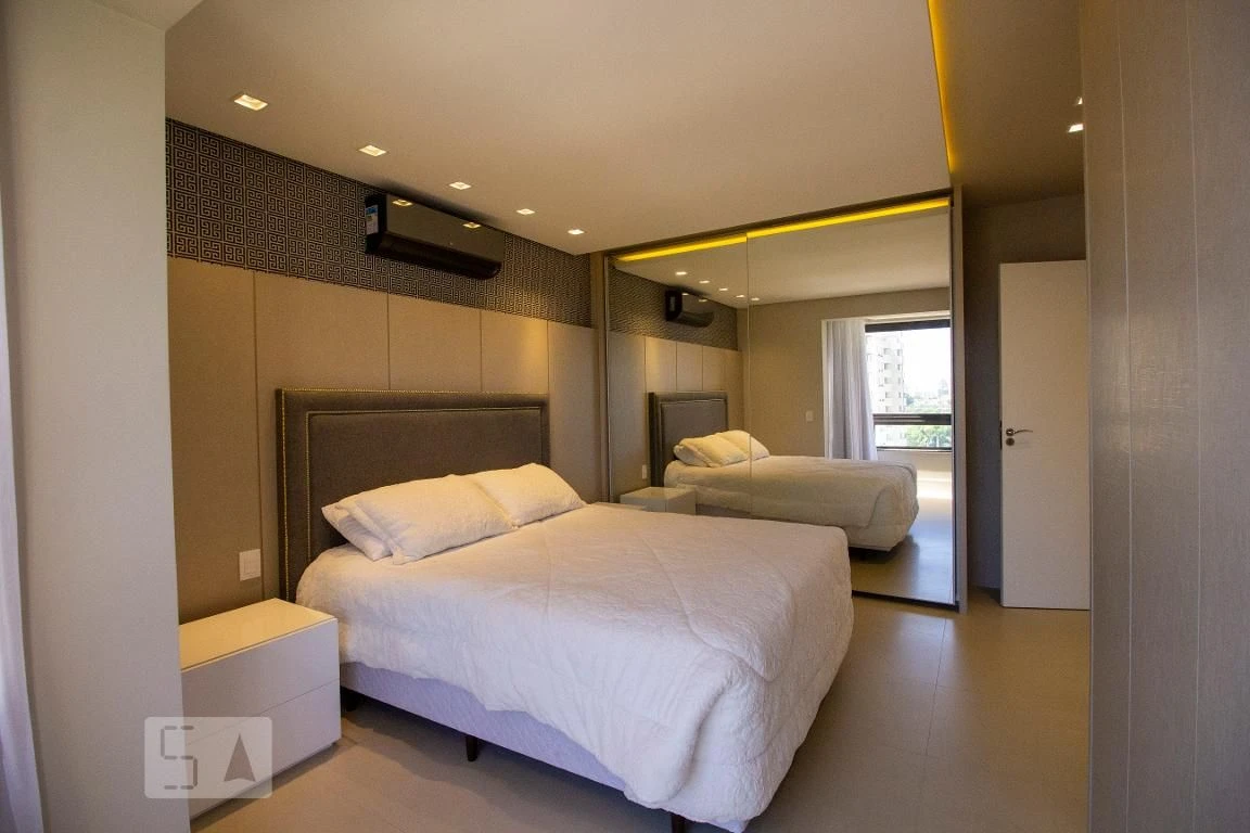 Apartamento de 4 quartos com janelas do piso ao teto, Centro — photo 28