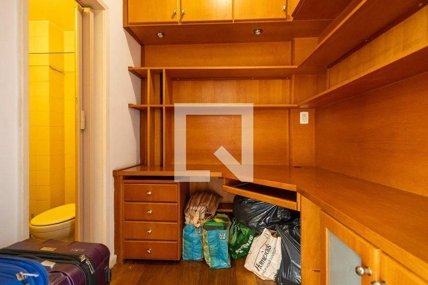 Apartment, 77 m², with wood or laminate floors — photo 39