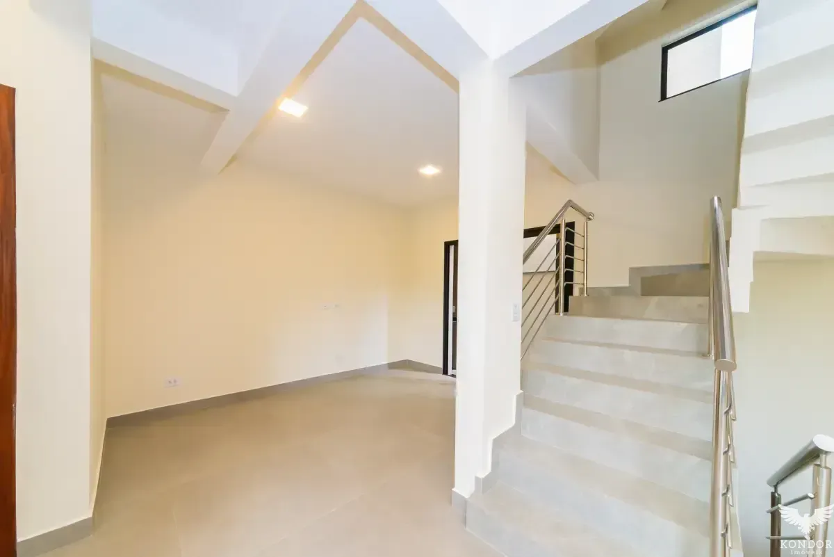 Two-story house with 230 m², 3 bedrooms and 4 baths — photo 45