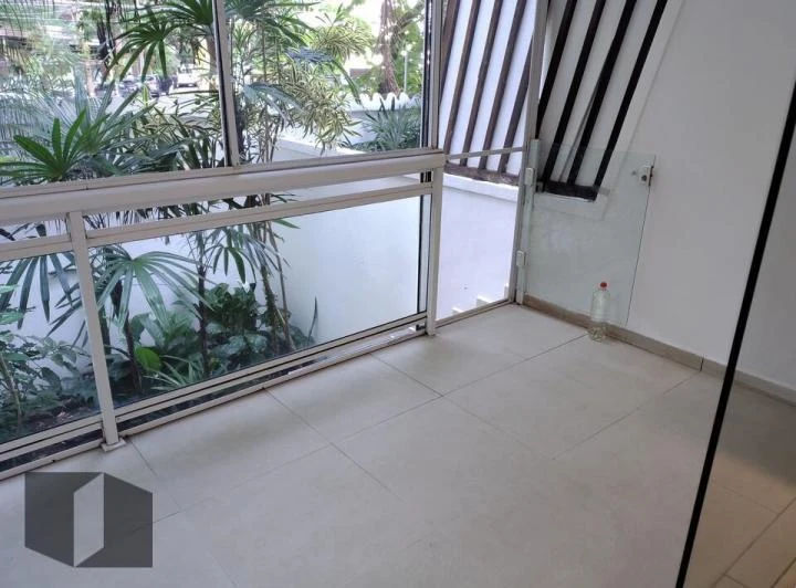 Triplex house with 273 m², 4 bedrooms and enclosed balcony — photo 6
