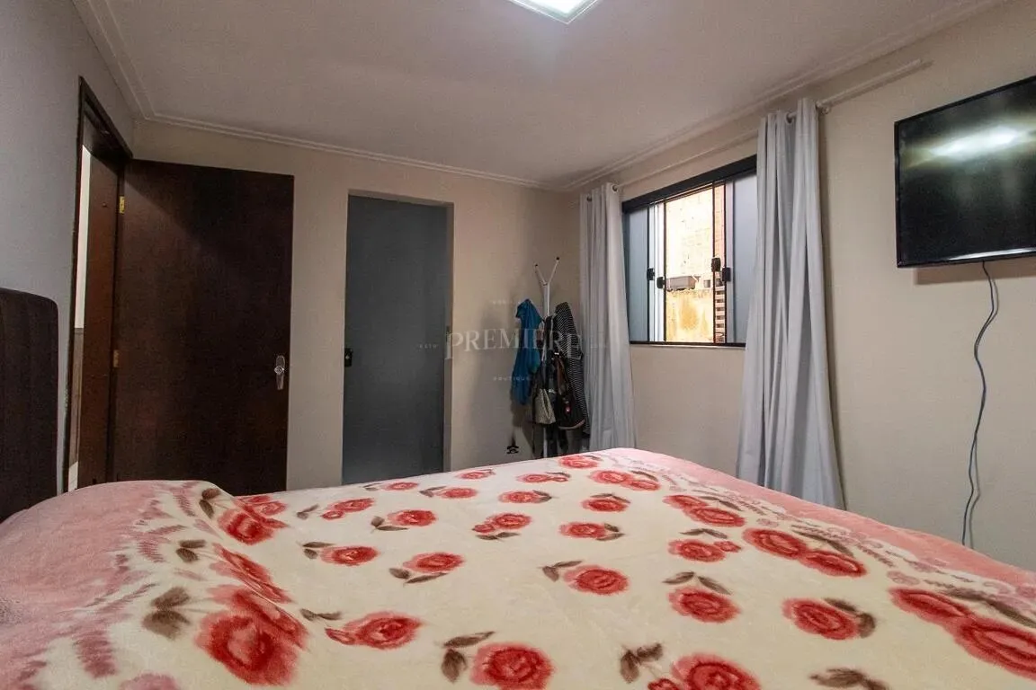 Furnished house with desk area and 6 bedrooms — photo 21