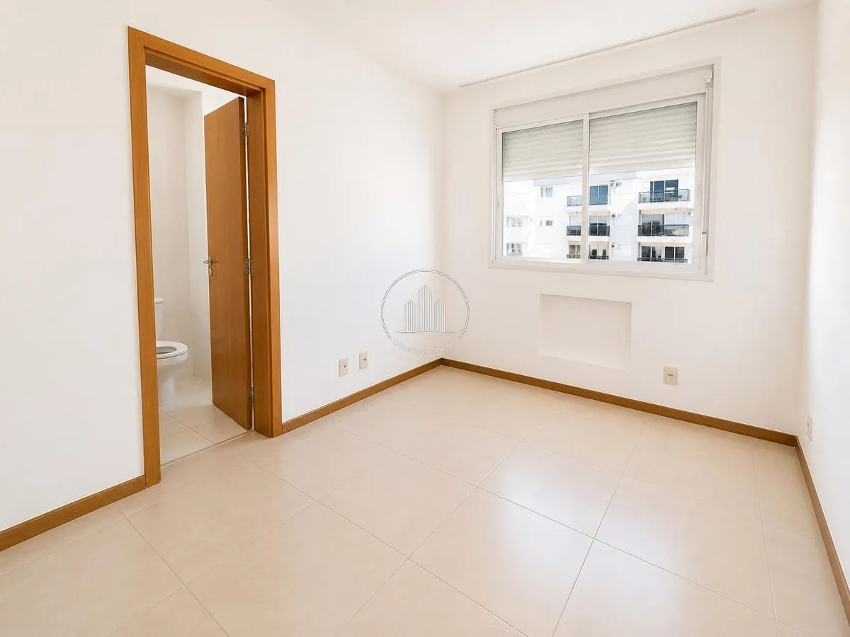 Unfurnished apartment with 3 en-suite bedrooms — photo 12