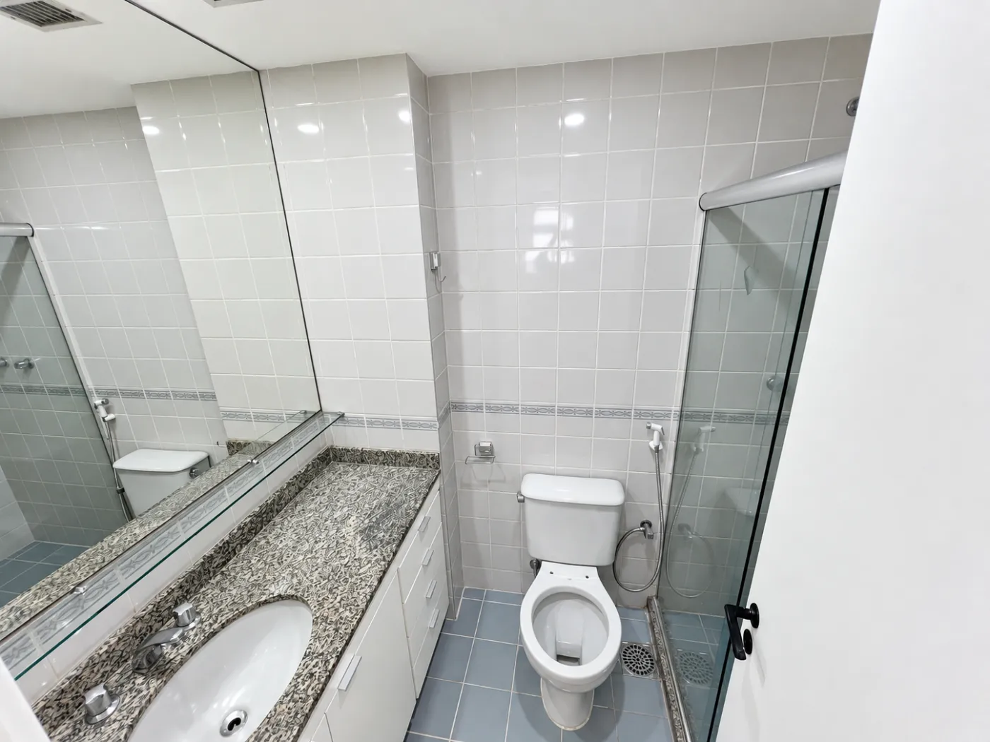 72 m² apartment with a home office and a washing machine — photo 11