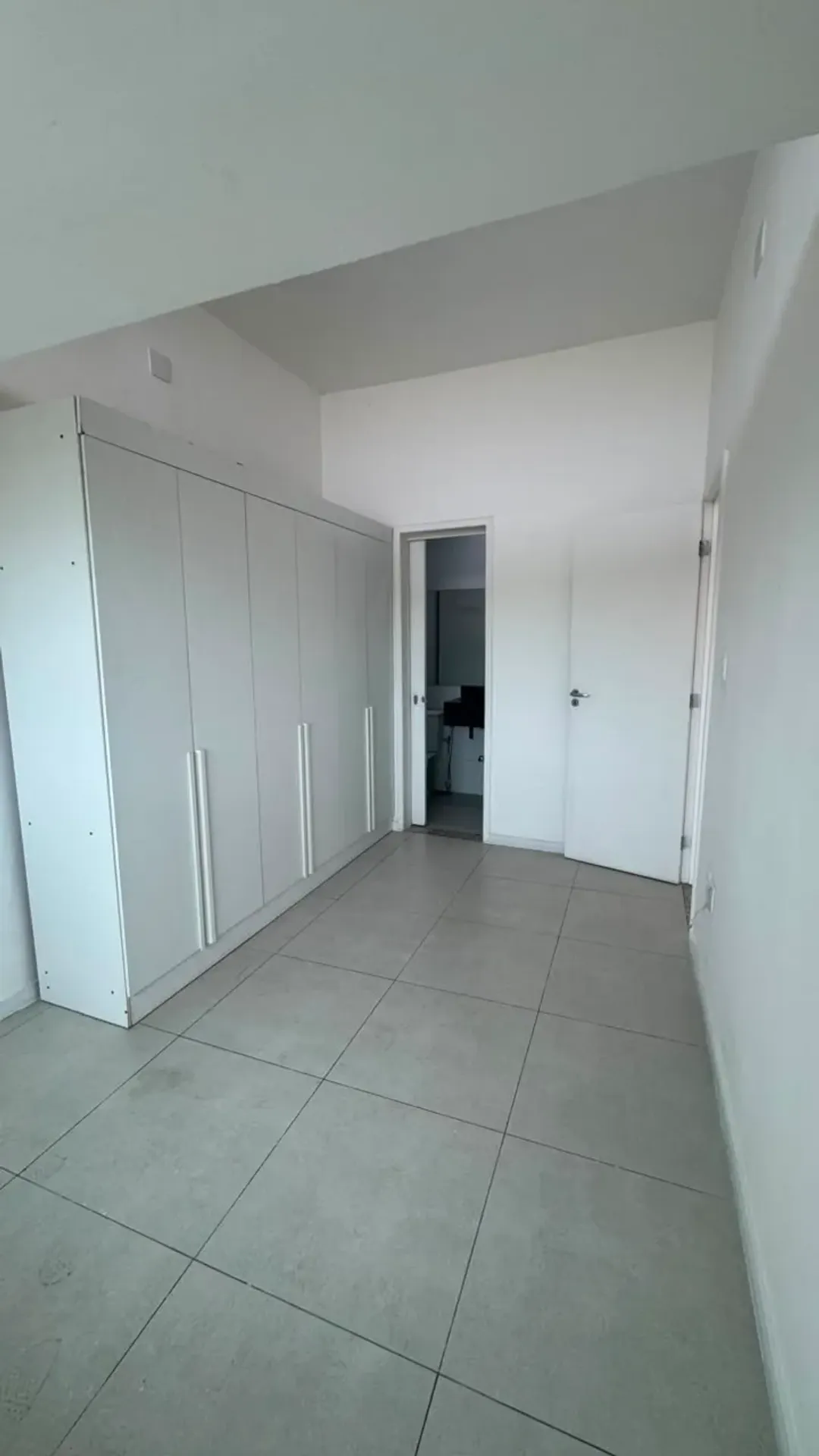 Apartment with 4 bedrooms and 4 bathrooms — photo 30