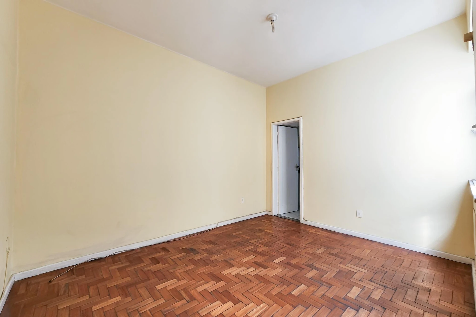 Apartment with balcony, 2 bedrooms and 2 bathrooms — photo 14