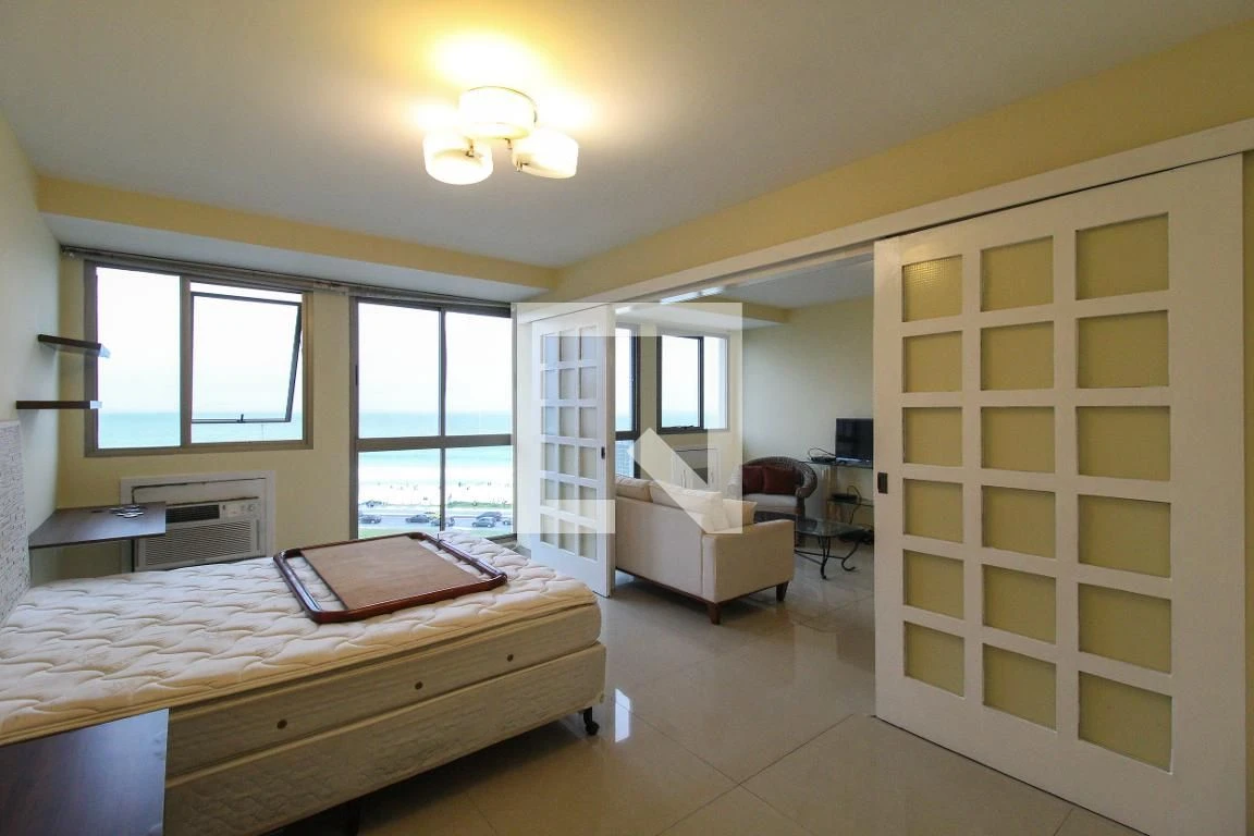 One-bedroom apartment with a water view in Rio de Janeiro — photo 6