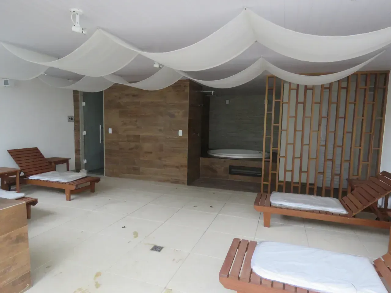 Apartment with 2 bathrooms and glass shower enclosures 61 m² — photo 32