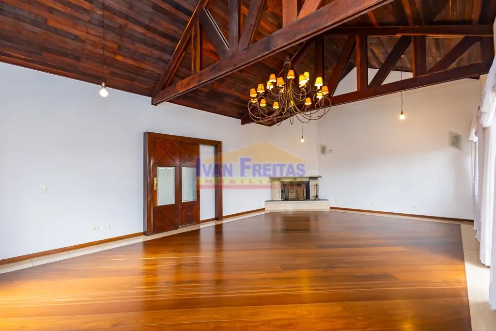 House with 5 bedrooms and balcony, plus 5 parking spots — photo 6