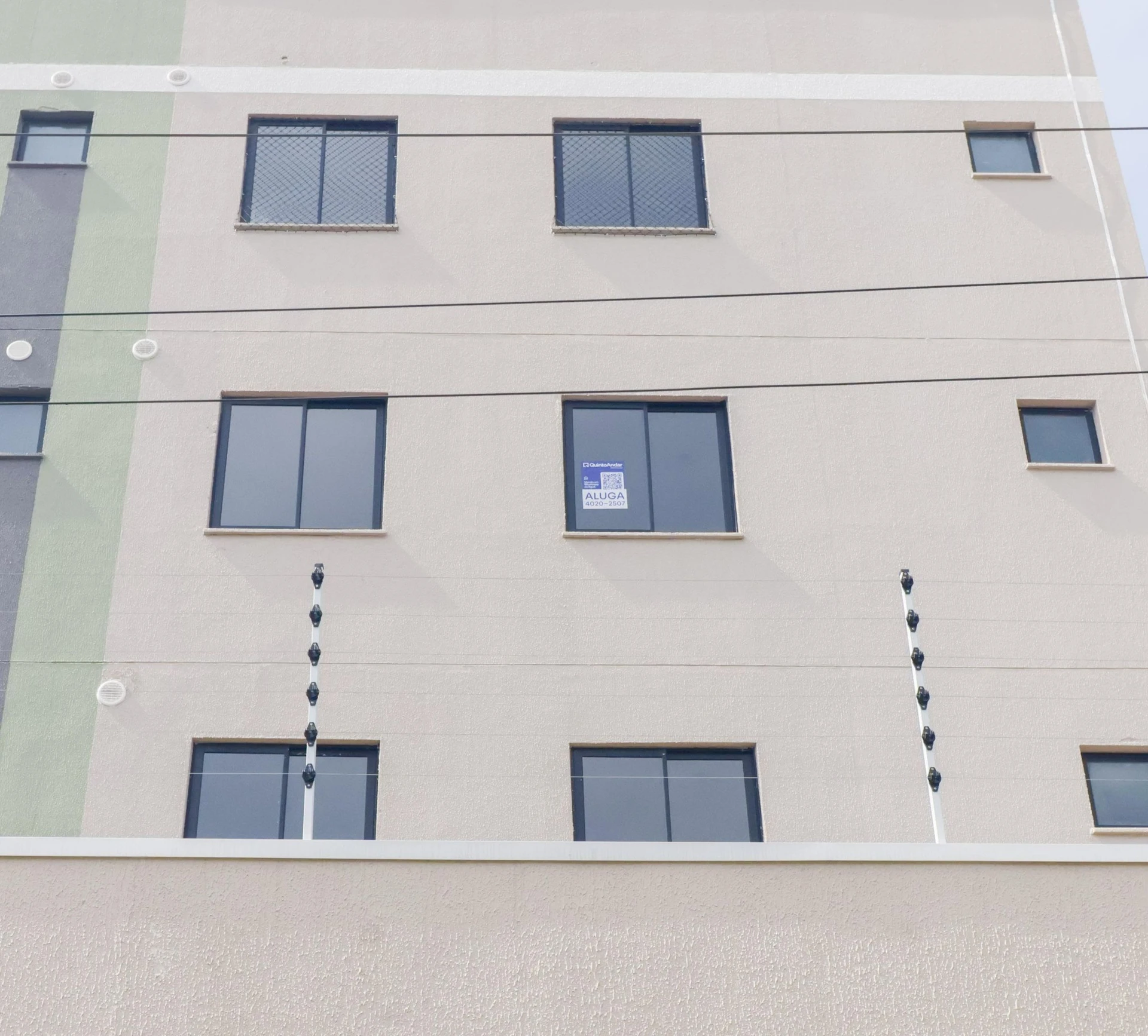 3-bedroom apartment with a grill on the balcony in Curitiba — photo 44