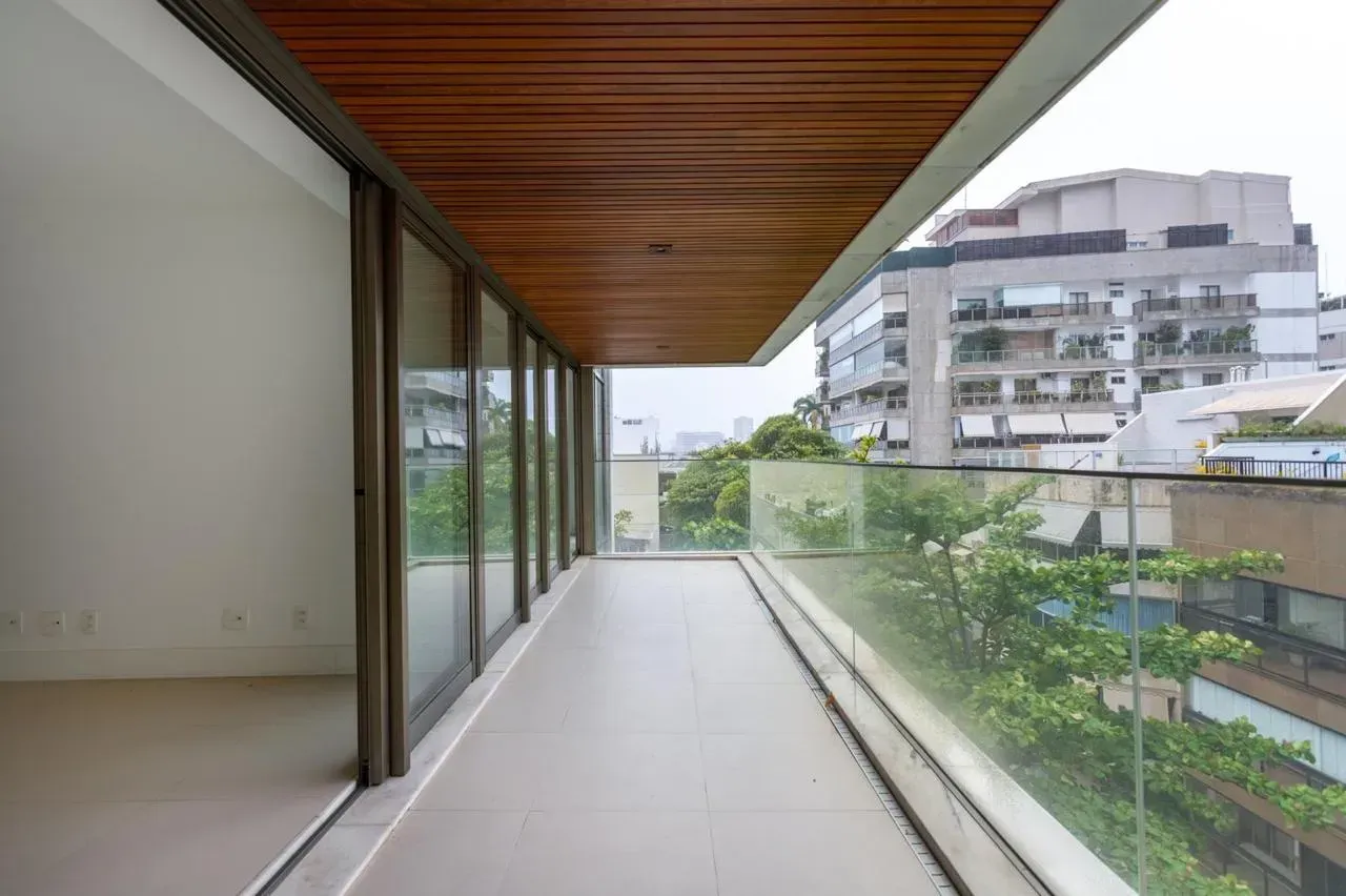 Duplex penthouse with 230 m², 3 bedrooms, 2 bathrooms — photo 30