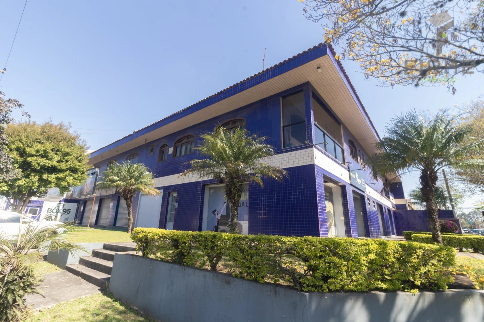 House with 3 bedrooms, 5 bathrooms, 350 m² — photo 4