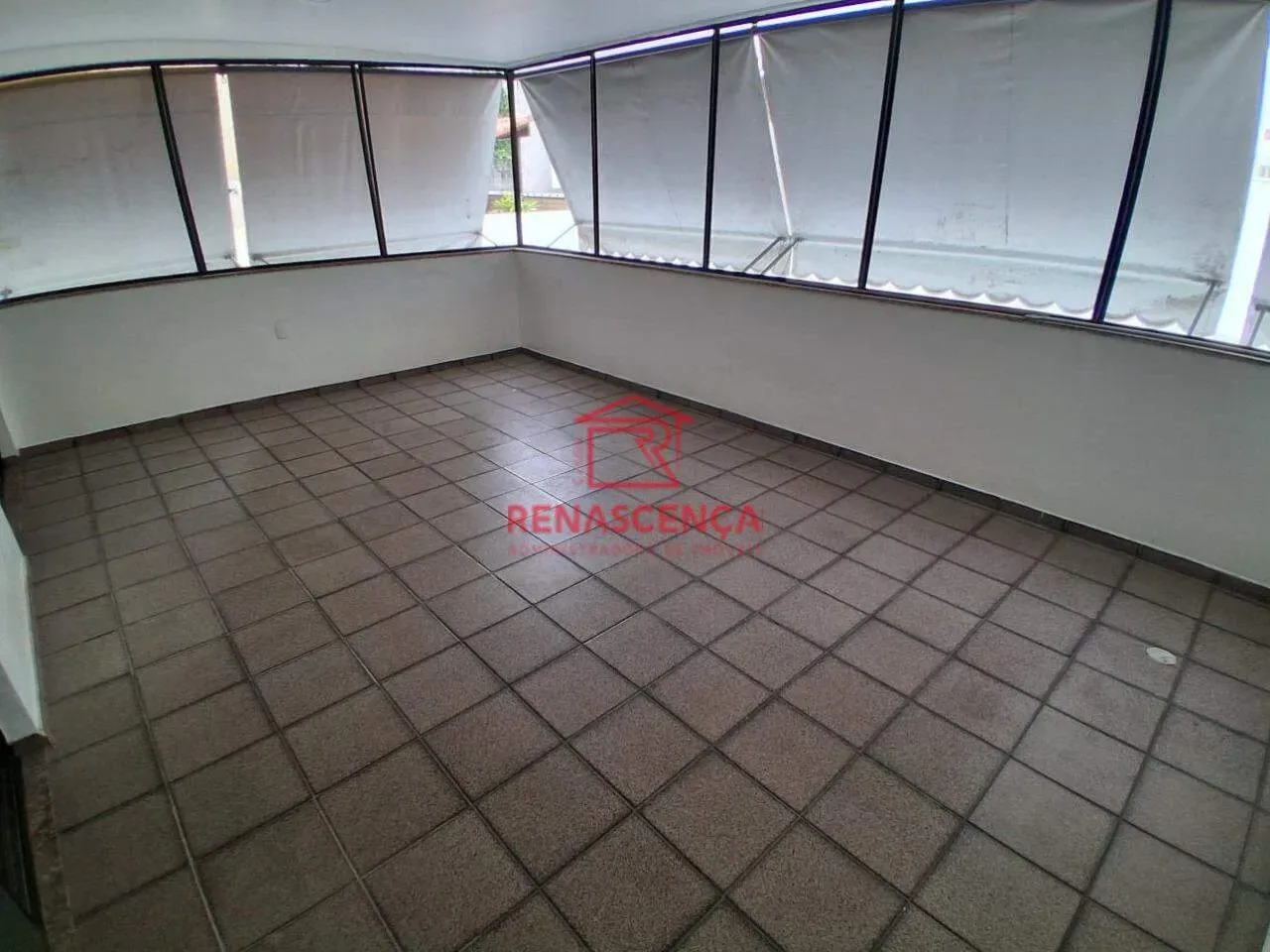 Apartamento com 4 quartos e varanda — photo 23