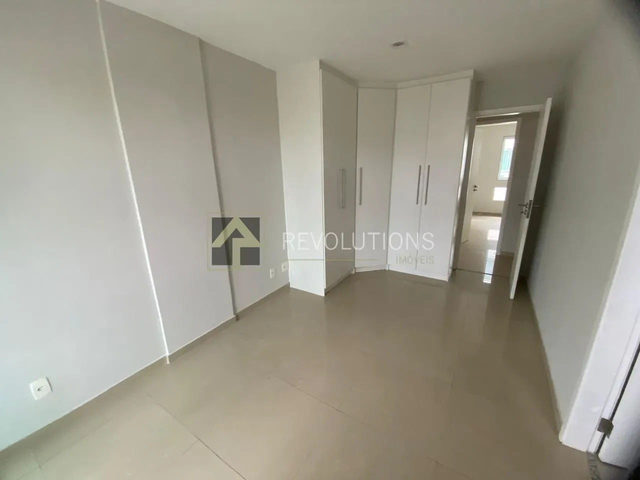 Apartamento de 3 quartos em condomínio com piscina — photo 12