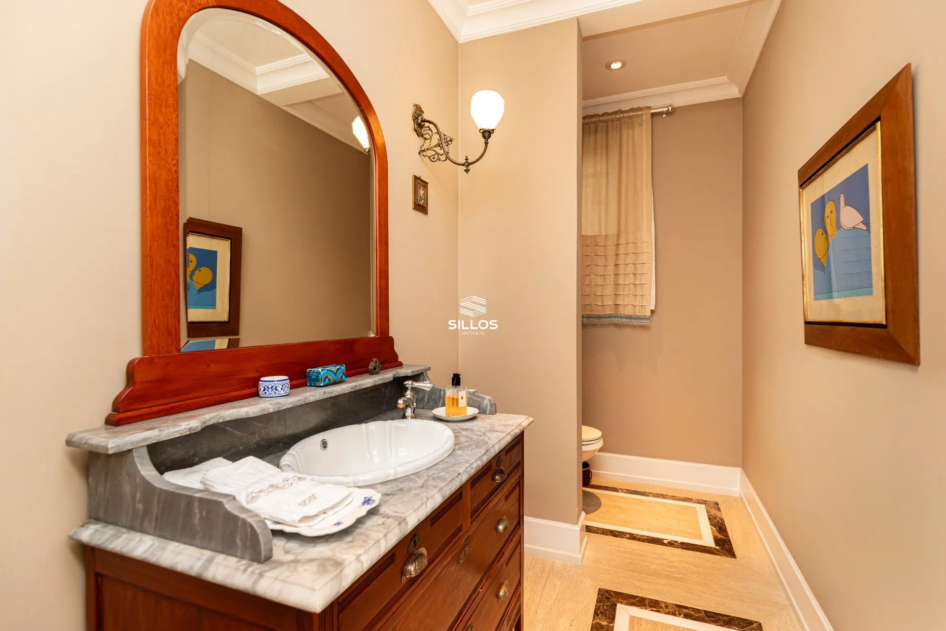 Rental house with 4 en-suite bedrooms and 7 baths — photo 12