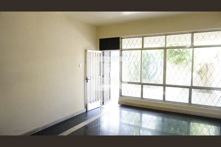 Rental house with 3 bedrooms, 480 m² and 2 parking spots — photo 14