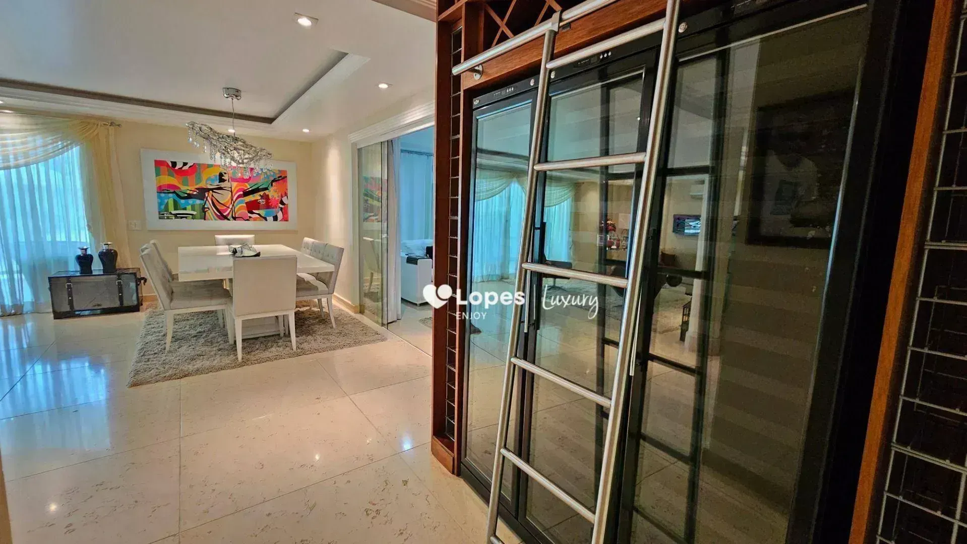 Furnished house with 6 en-suite suites and a private pool — photo 56