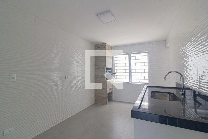 Unfurnished apartment with a private garden and 3 bedrooms — photo 25