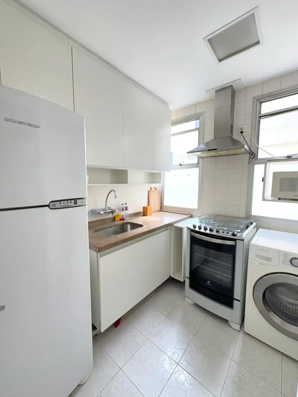 Furnished 1-bedroom apartment with a separate kitchen — photo 2