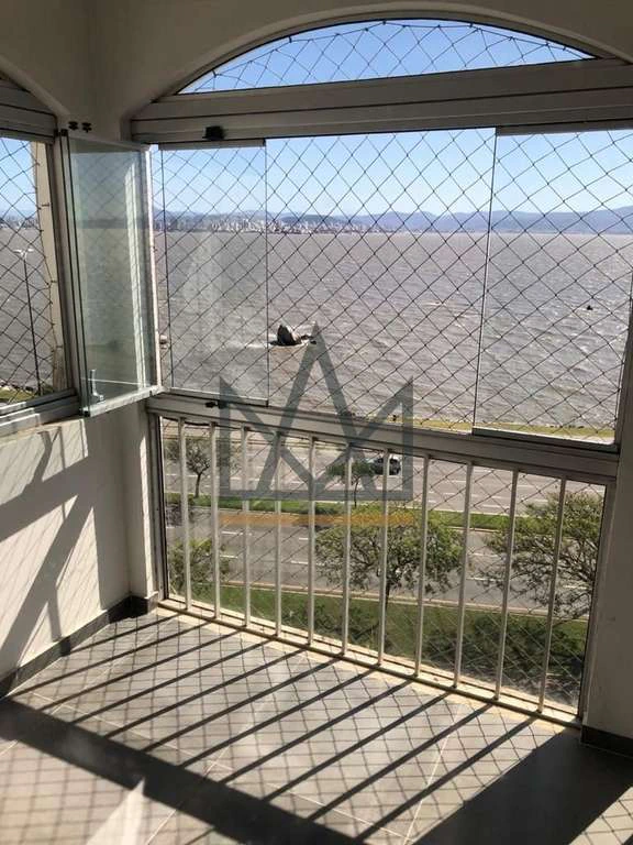 Furnished 3-bedroom apartment with enclosed balcony — photo 3