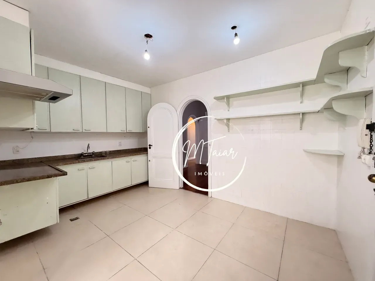 Рабочее место и 4 спальни: квартира 145 м² — photo 26