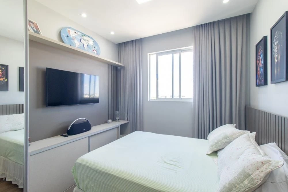Furnished 2-bedroom apartment with an open-plan kitchen — photo 20