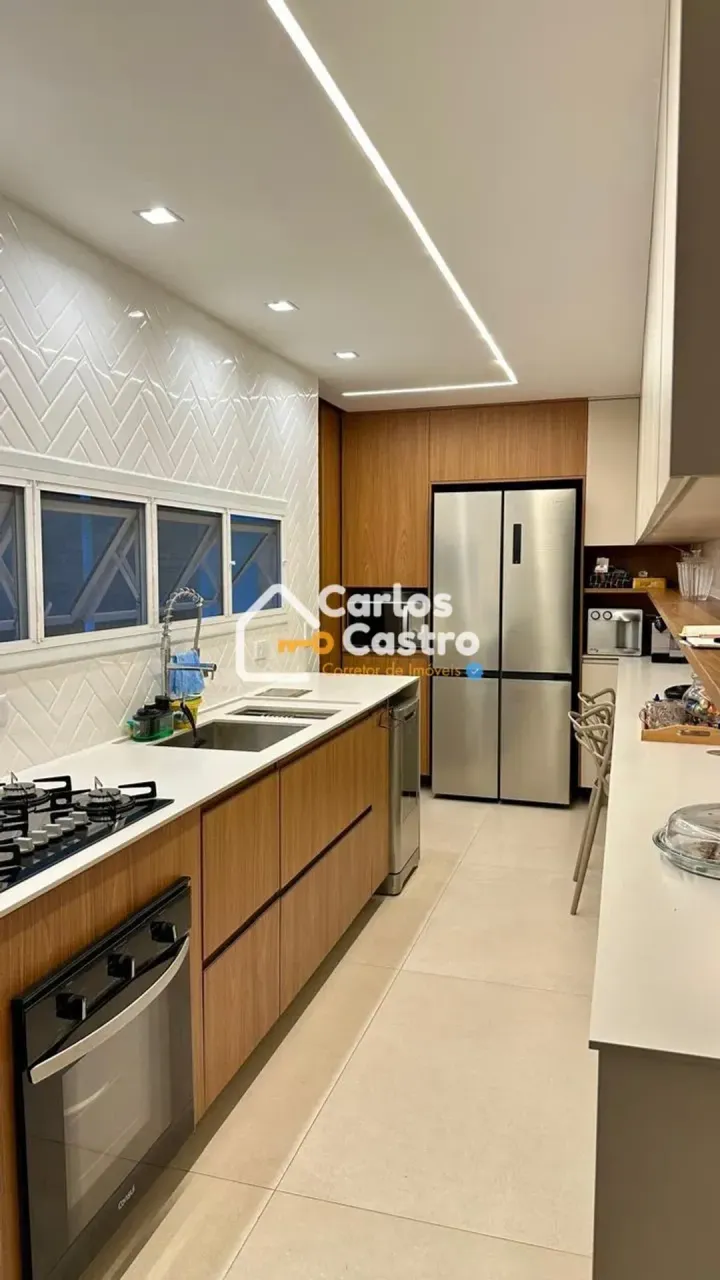 Furnished 4-bedroom apartment with an open-plan kitchen — photo 3