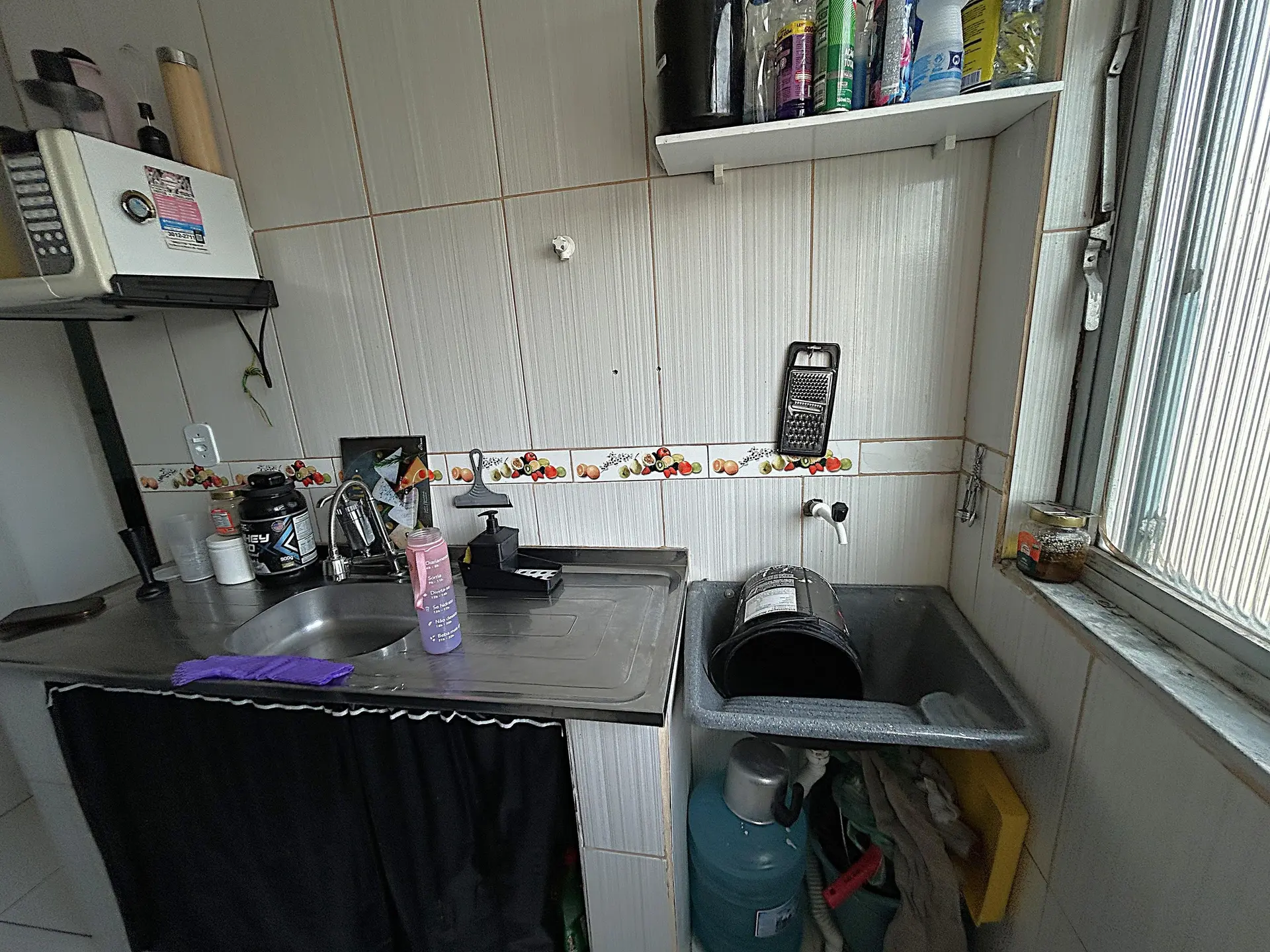 Furnished 2-bedroom apartment with building party room — photo 9