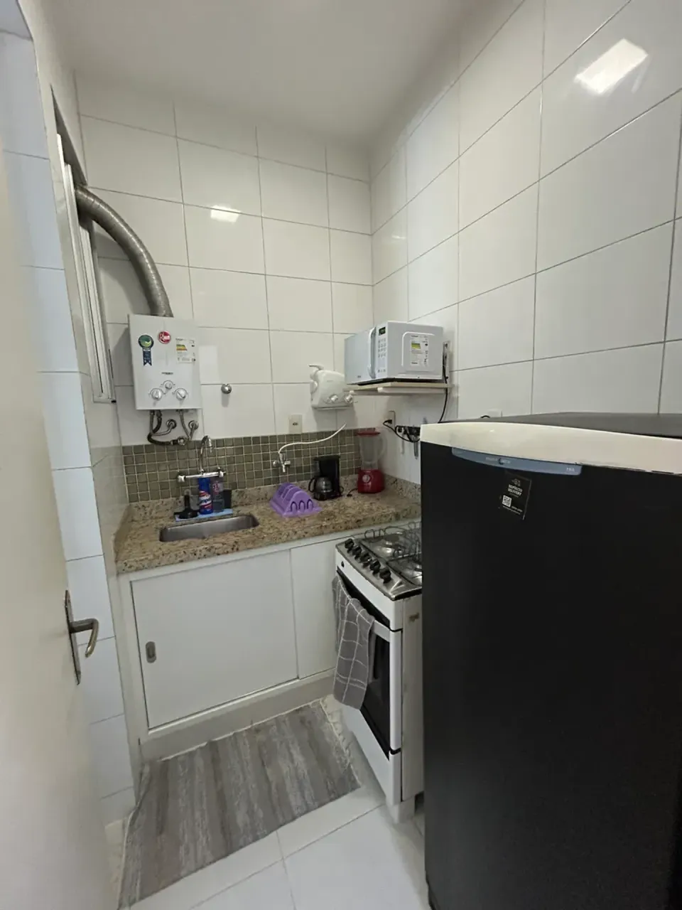 Furnished 1-bedroom apartment with 1 bathroom — photo 3