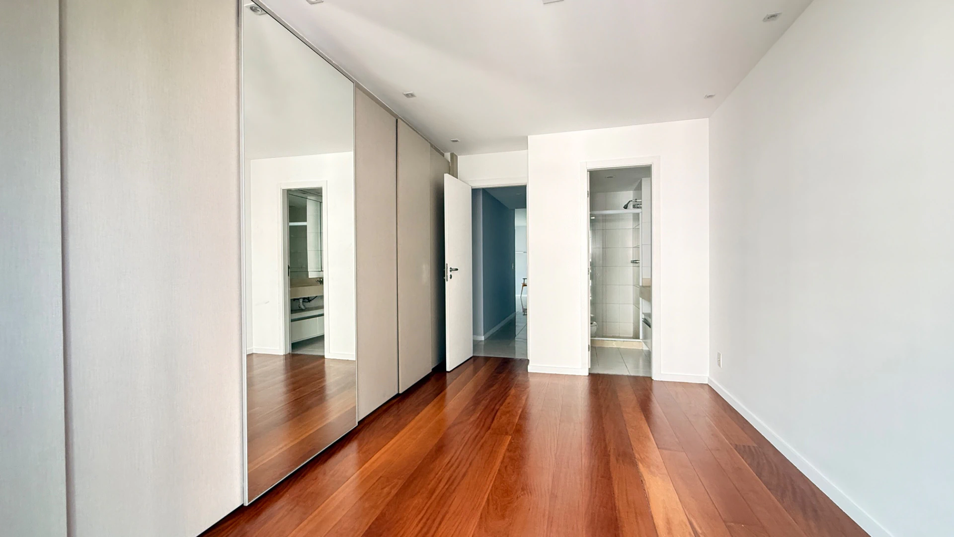 4-bedroom apartment with a gourmet balcony and 160 m² — photo 14