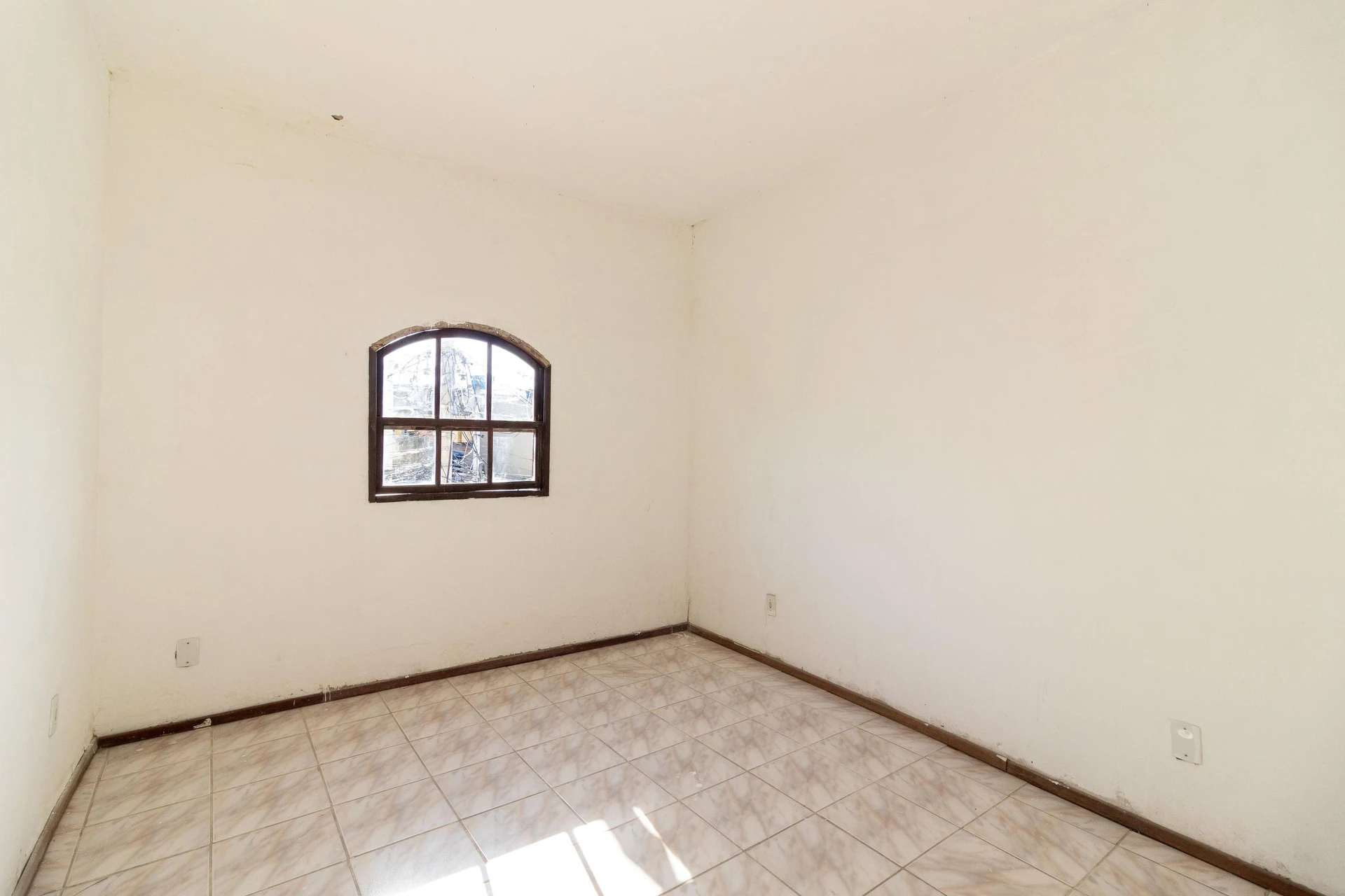 Casa sin amueblar con 2 dormitorios y balcón — photo 11